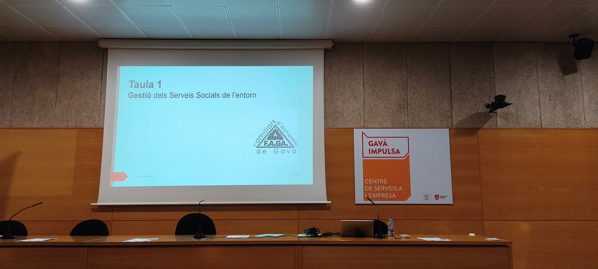 santcliment's tweet photo. 📢 L'Ajuntament de Sant Climent de Llobregat a la Jornada #FAGAsocial.  

 📌 Exposant la gestió de Serveis Socials de municipis com Gavà, Viladecans i Sant Climent de Llobregat, posant en valor la proximitat dels municipis petits. https://t.co/4S1s3RTdPB