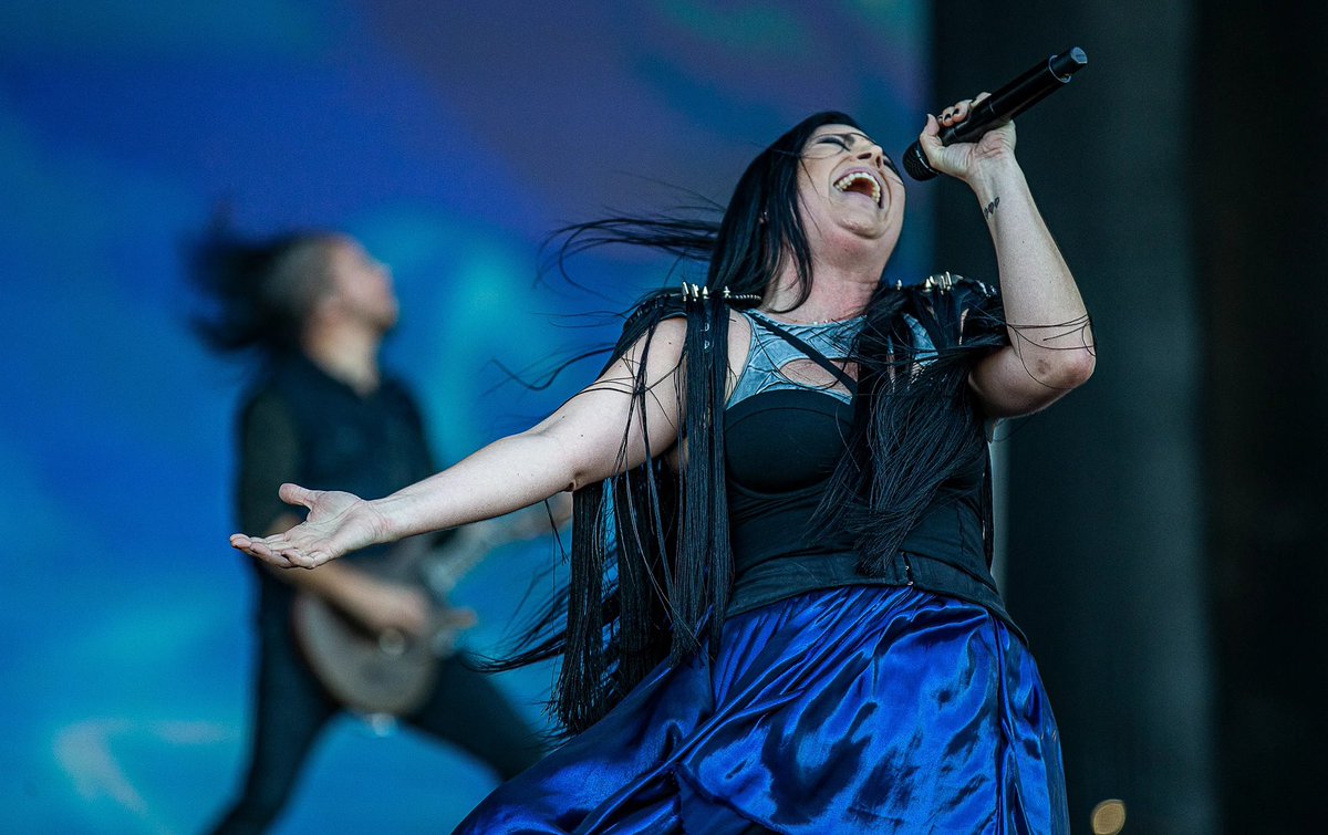 EvaWebsite's tweet photo. | LOUDERTHANLIFE ๐ฅ
๐ Louder Than Life Fest
๐ธ 22/09/2022
๐ธ JEFF FAUGHENDER/COURIER JOURNAL AND USA TODAY NETWORK
#evanescence #barricade #louderthanlife #amylee #amyleeev #amyleeevanescence #amyleefans #festival #frontrow #rockmusic #rock #louderthanlifefestival https://t.co/A0x6fmvrbf