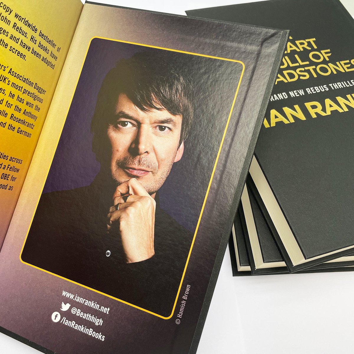orionbooks's tweet image. Fancy winning one of our highly sought after limited edition proofs of the new @Beathhigh thriller? We have 1 to give away! Retweet this to enter and we&apos;ll pick a winner at random next Tuesday 🖤🪦

[Closes midnight on 26/9/22. 18+, UK only. Full T&amp;amp;Cs: bit.ly/HeadstonesTwit…]
