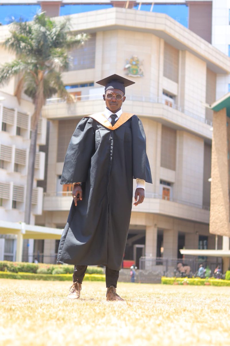 mitei_d's tweet photo. @uonbi My brother graduates from School of Engineering https://t.co/PLdmpftSL4
