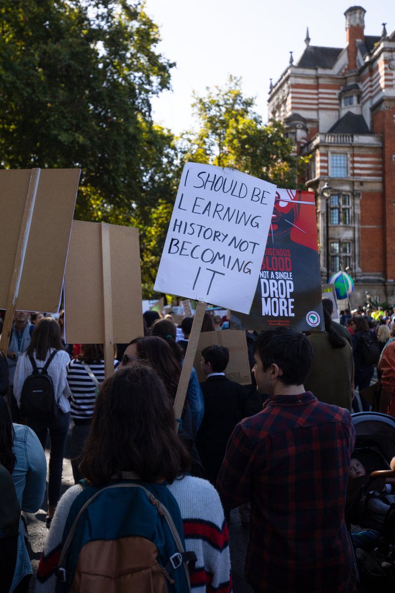 ejfoundation's tweet photo. Today is the #Fridays4Future Global Climate Strike! ๐ข
Since the Paris Agreement, the UK government has provided ยฃ13.6 billion in subsidies to the oil and gas industry.
Let's stop investing in destroying our planet! #TheFutureIsRenewable #PeopleNotProfit
#LossAndDamageFinance https://t.co/JVV72YefFj