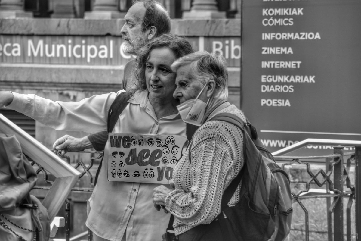 📸 “ We see you”
#Donostia #Euskalherria #streetphotography #Streetshoot #GlobalClimateStrike #accionclimatica #Democratizarlaenergia #Lacalleesnuestracolectivo