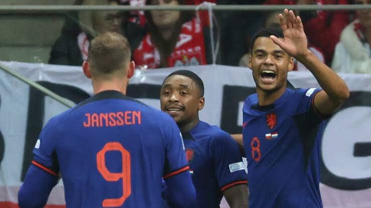Dün gece oynanılan Polonya-Hollanda UEFA Uluslar Ligi A Lig B grubu mücadelesinde eski Fenerbahçe’li Victor Janssen, Memphis Depay’ın yerine oyuna girdi ve 2. Golün asistini yaptı.