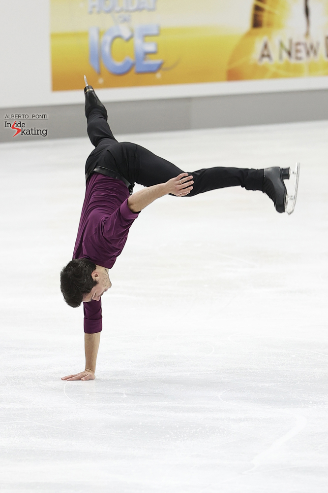 insideskating's tweet photo. This song, “Grace Kelly” by Mika, really makes @KeeganMessing put all aces up his sleeves at work.
All #highlights for the photographers in Oberstdorf 🙂
Keegan is in third place after SP.
#NebelhornTrophy2022 #Russiansplit #cartwheel https://t.co/eMivCggrkt