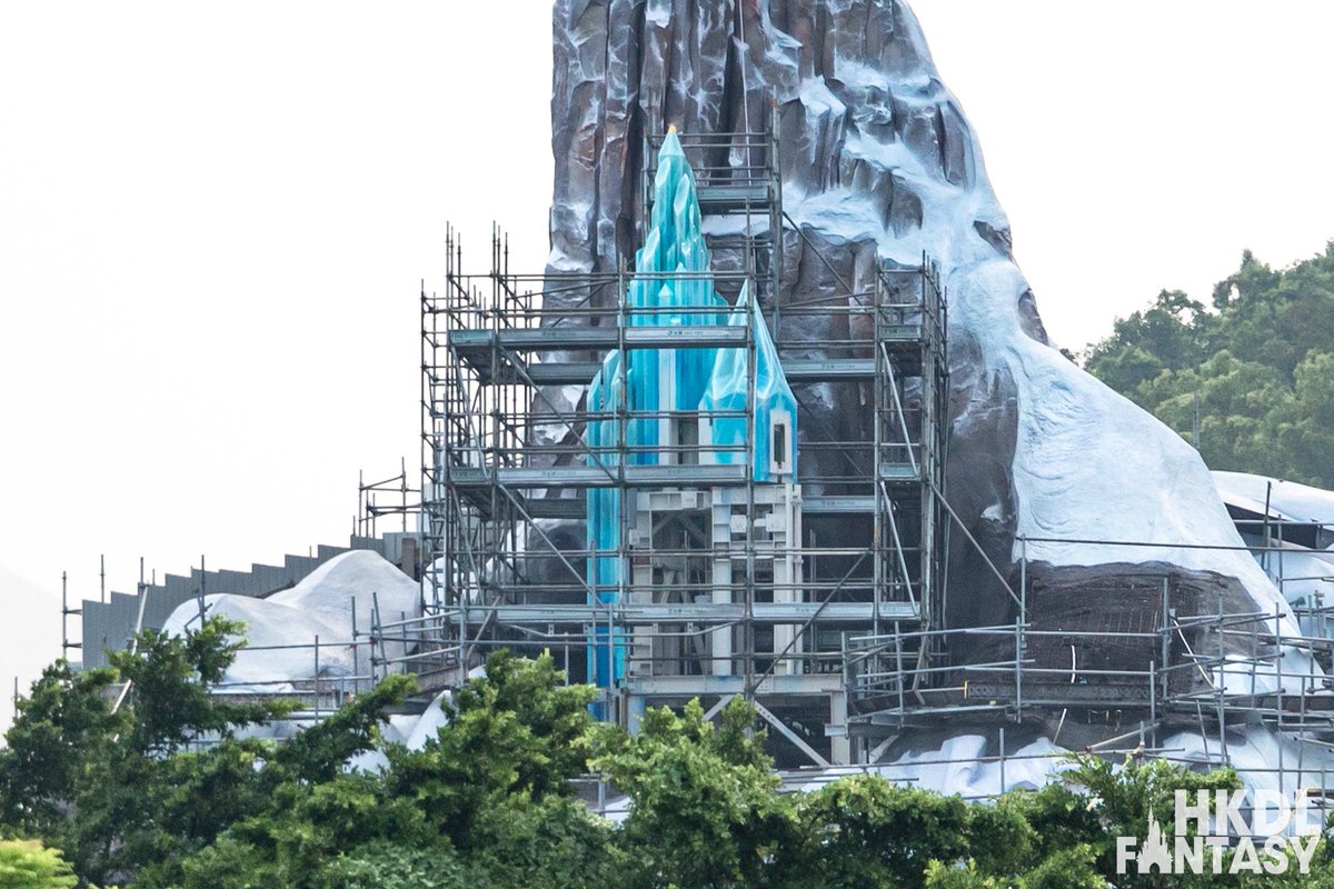 FROZEN GODEVA 香港ディズニーランド FdVYPqCUcAAhieA.jpg