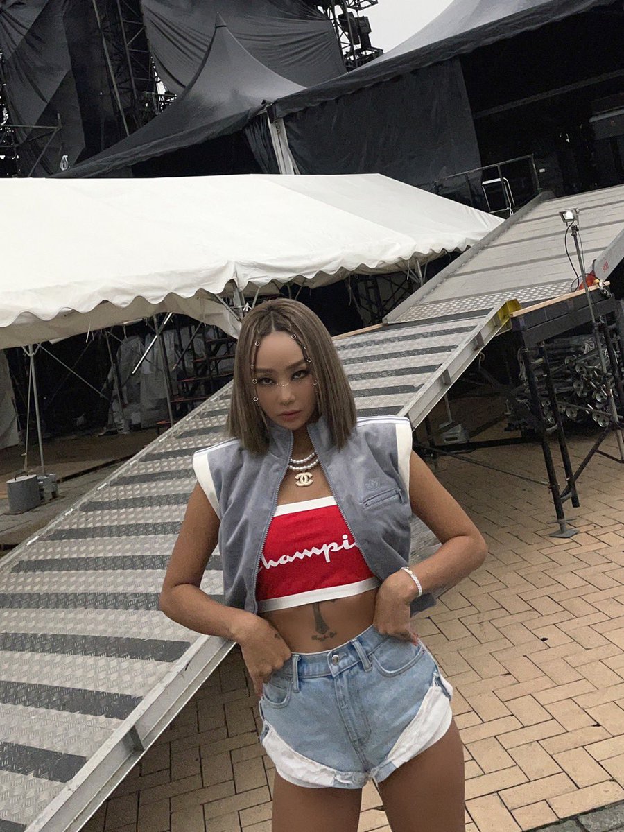 Hyolyn_Japan's tweet photo. ヒョリン at ODD BRICK FESTIVAL 2022⭐️

雨の中応援してくださったファンの皆さん、ありがとうございました💜
皆さんと久しぶりに会えて幸せでした！
また皆さんに会える日を楽しみにしてます😘❤️

#효린 #HYOLYN #ヒョリン https://t.co/DZYJR5l8wX
