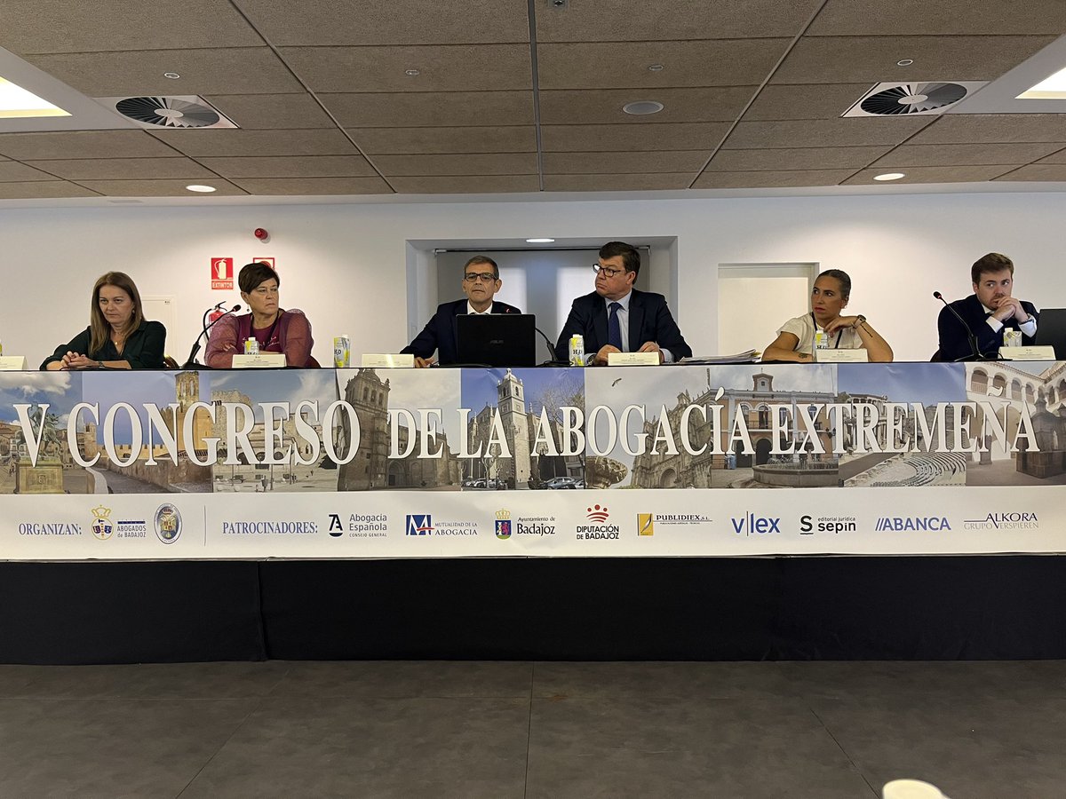 Comenzamos!!!!!! 1ª Ponencia en el V Congreso Extremeño de la Abogacia