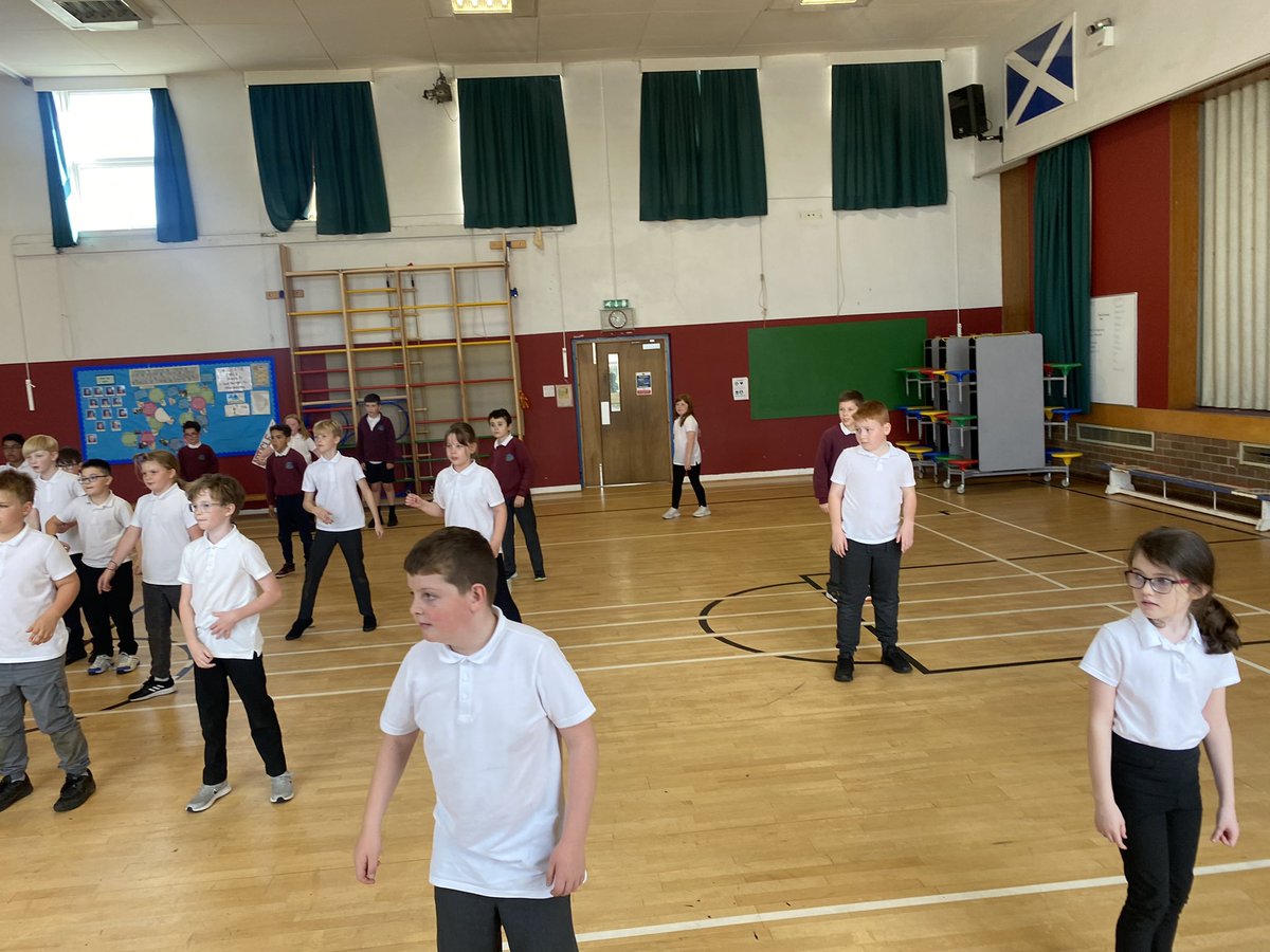 Jennife74258458's tweet photo. P4/5 and P5 were lucky enough to have a dance session this week with Suzanne Innes from Street Struck Dance. The pupils had so much fun learning a new routine. Here are a few photos! @DrakiesPS https://t.co/l5QRDNM9pJ
