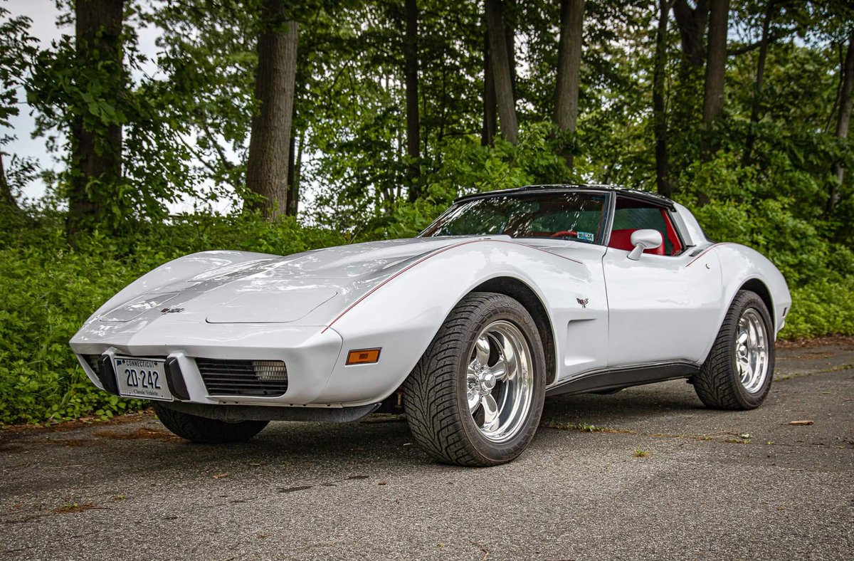 pcarofficial's tweet photo. Live on PCARMARKET: 1979 CHEVROLET CORVETTE L82 4-SPEED
Finished in Pearlescent White, the red interior was refreshed with new leather upholstery. See listing for details!
View full listing: https://t.co/wLNrAXaGMs
#chevrolet #chevy #corvette #L82 #4speed #Pcarmarket #stingray https://t.co/YVK869iUNM