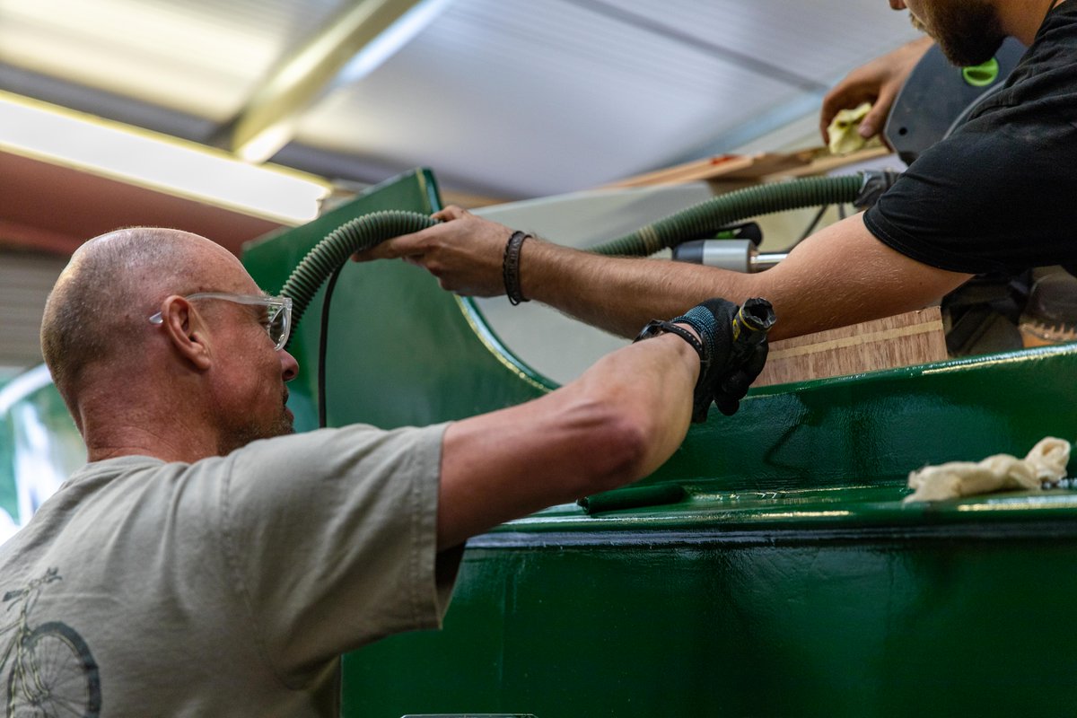 beaconparkboats's tweet photo. Doesn't Robin look great in Beacon Park green! We are looking forward to seeing our customers enjoying Robin out on the canal soon. #boatbuilding #narrowboat #ecoboat #greenboat #ukholiday #staycation #boatpainting #Building #breconbeacons #monandbrec https://t.co/peMj17JVnG