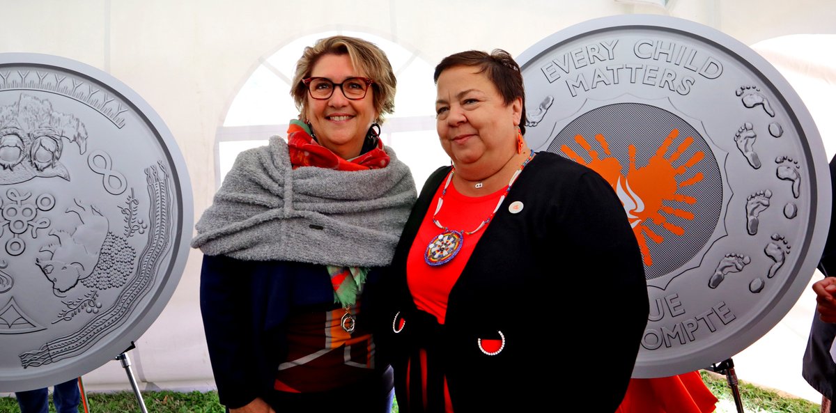 NCTR_UM's tweet image. With Survivors, families &amp;amp; @CanadianMint, we unveiled the #truthandreconciliation Keepsake to honour residential school survivors &amp;amp; victims, &amp;amp; ensure Canadians never forget the impacts. 

Proceeds will go to the Na-mi-quai-ni-mak Community Support Fund: mint.ca/en/shop/coins/…