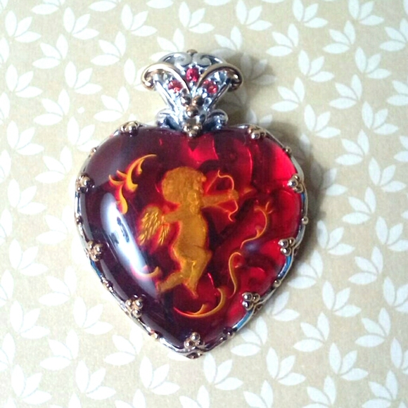 So good I had to share! Check out all the items I'm loving on <a href="/Poshmarkapp/">Poshmark</a> #poshmark #fashion #style #shopmycloset #gemsenvogue: posh.mk/mBVpxrcEytb