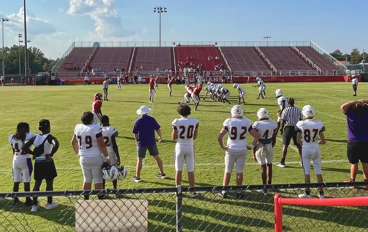 Mimi533's tweet photo. BCHS JV beat 🟣Dodge 24-13🟡 9.22.22 🏈 @BCHS_Royals  @RoyalsFootball1 @bleckprogress https://t.co/0YCsdmg3FL