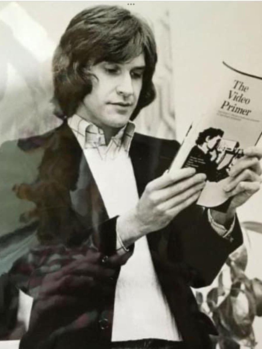 AMERICANA_ACT2's tweet photo. “I can turn the most ordinary man in e world into a star” #raydavies #thekinks #starmaker #thinkvisual https://t.co/3eNxNujZKJ