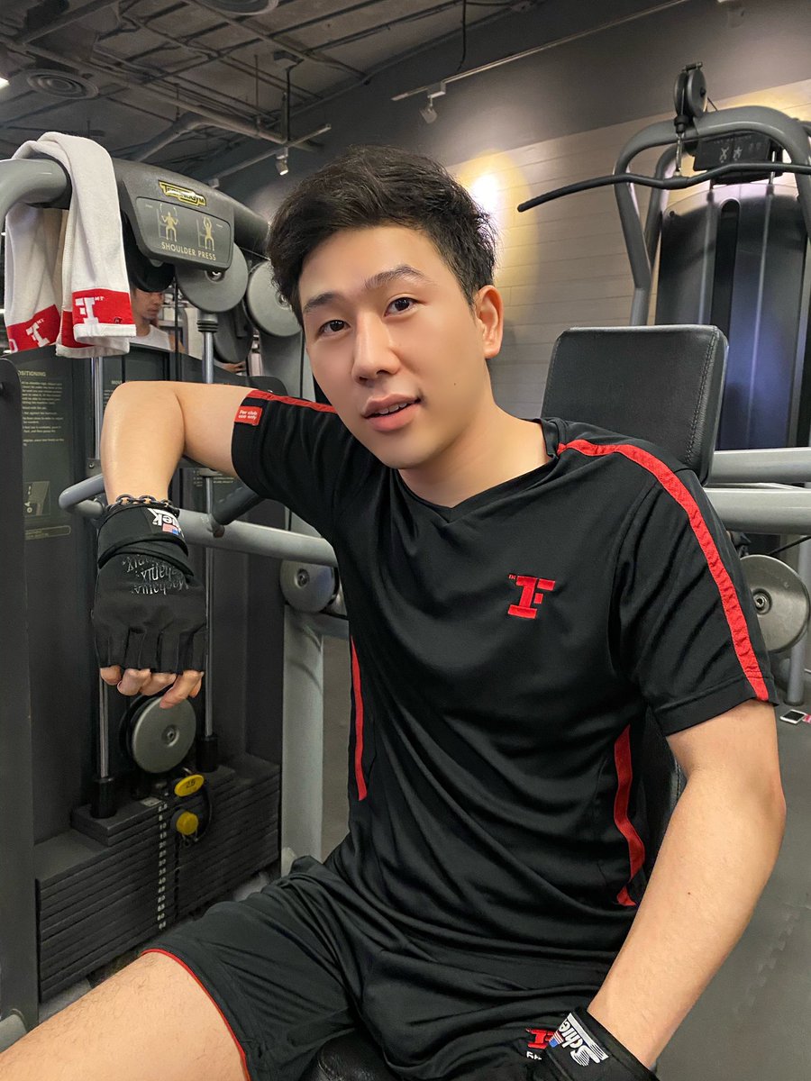 pechaphat's tweet photo. ง่วงนอนจัง z Z https://t.co/qIYjwmO2O9