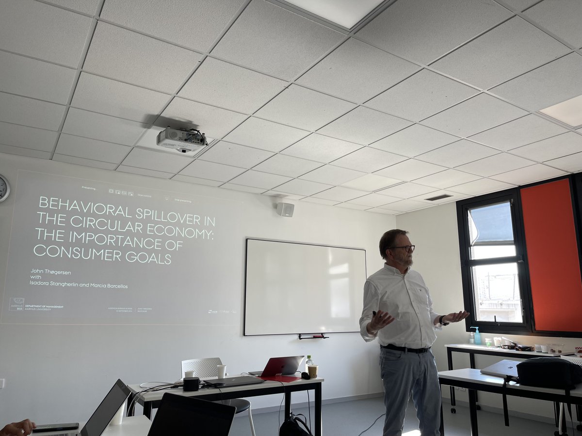 Research_Aud's tweet photo. #Research - The @audencia #Marketing Department had the chance to welcome Professor John Thøgersen (@AarhusUni_int) for a great presentation followed by a workshop on the #Spillovereffect. Full of new ideas to be developed. https://t.co/d1aKMEgAsc