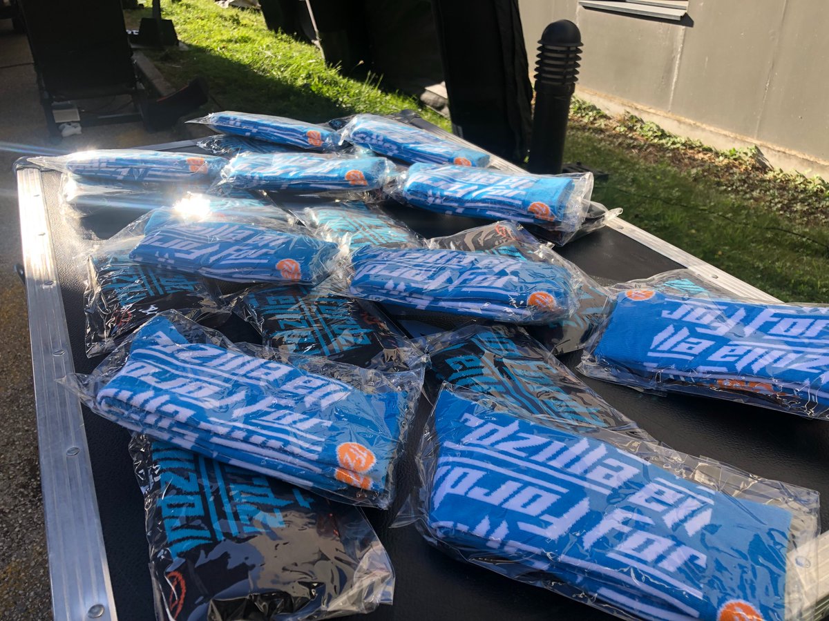 louiscarlVIgnon's tweet photo. 1/5 Après une édition 2021 réussie, nous avons renouvelé notre opération de gaming #Vanzilla avec l’association @CEKEDUBONHEUR et la @TeamFordzilla l’équipe #esport de #Ford à bord du Ford #TransitGaming, un van aménagé en salle de jeux vidéo !
#CKBD
⬇️ https://t.co/xyig5Ulvj7