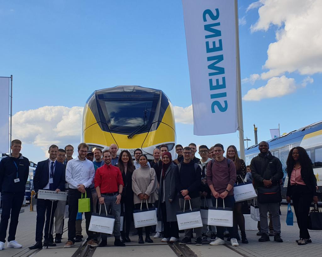 AnkaSchild's tweet photo. The future of #rail is looking bright when these sharp &amp; young technical minds are all excited to start a career in our sector. Drive #innovation for sustainable #transport with us! Glad to welcome you @SiemensMobility and hopefully our paths cross again. https://t.co/MTJltFj20E