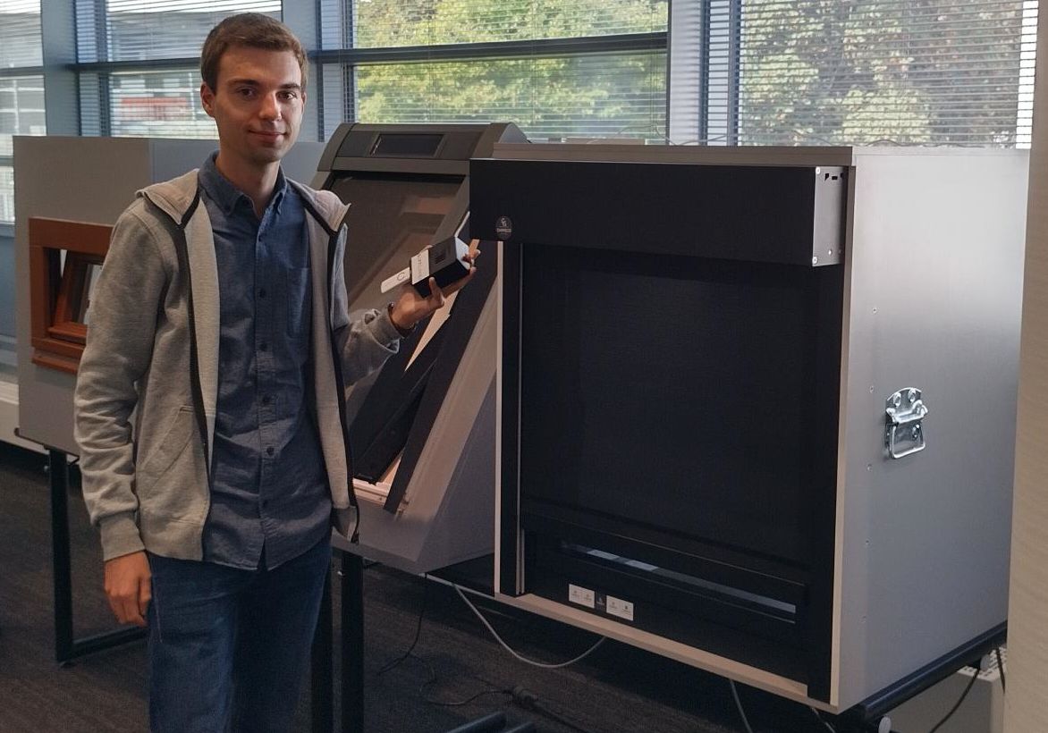 Le CETIC, en collaboration avec CSTC, travaille sur un modèle réduit de maison pour illustrer la problématique de surchauffe et les plus-values des solutions
Le CETIC assure le pilotage de capteurs et instruments domotiques dans différentes technologies
cetic.be/Un-modele-redu…