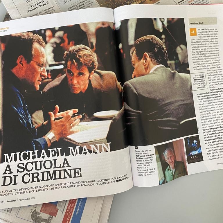 📰 Da non perdere l'intervista al regista Michael Mann fatta da <a href="/AluffingtonPost/">Giuliano Aluffi</a> in esclusiva per <a href="/ilvenerdi/">Il Venerdì di Repubblica</a>.
Dal 27 settembre sarà il libreria Heat 2, il romanzo ispirato al film di culto Heat - La sfida.