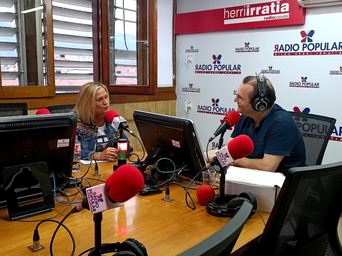 eajpnvbarakaldo's tweet photo. 🎙 @amaiadelcampo lamenta en @RadioPopular con @koldocampo la manipulación política en torno a la tala de árboles de Serralta.

#Alkatea #Barakaldo 

https://t.co/fPz9gGz85J https://t.co/NAPcdTCxMc