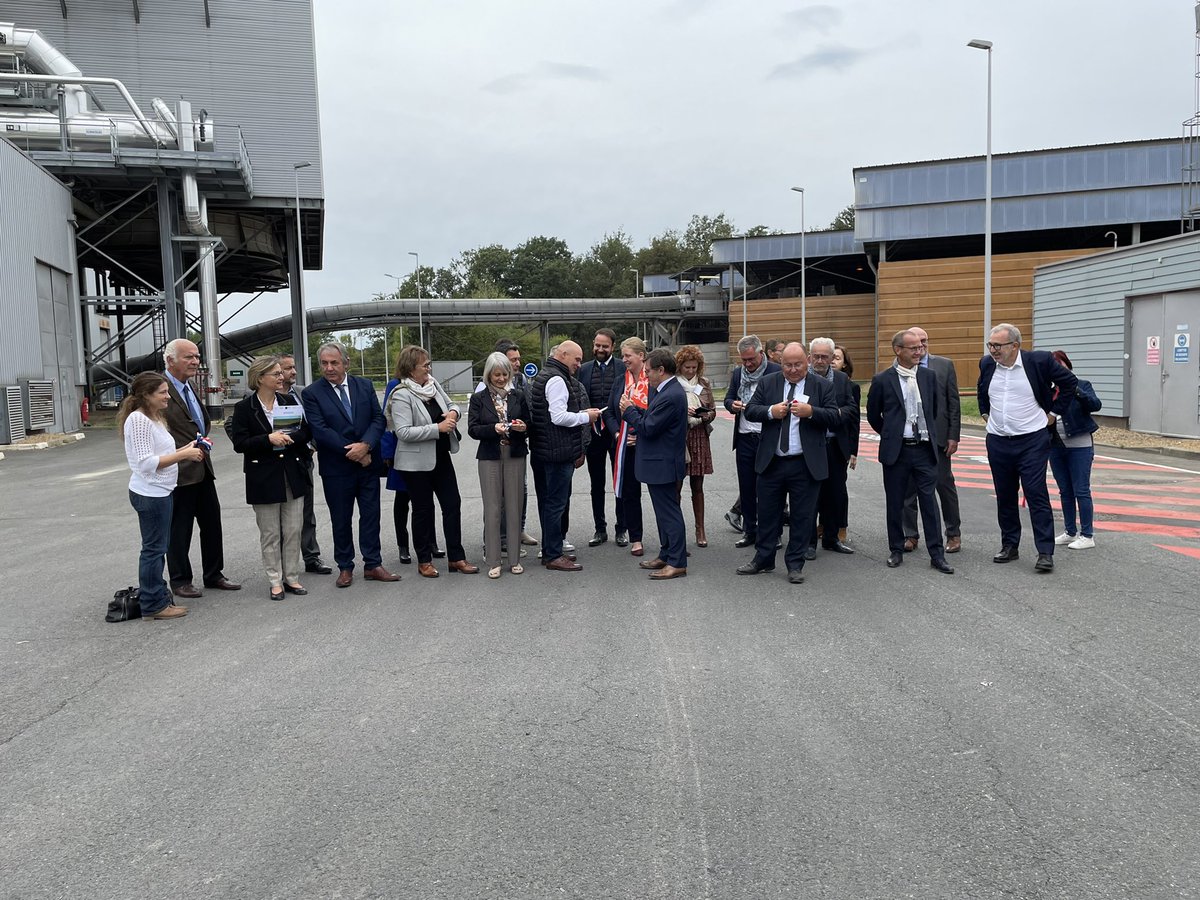 chalopinbauge's tweet photo. Quand l’écologie et la transition innovent en s’appuyant sur les collectivités  et les entreprises Cela donne #Ecocir : 60 emplois 1 station #Gnv 2 unités de #methanisation Merci aux partenaires qui ont rendu possible ce projet ! https://t.co/OYtHcLcNPJ