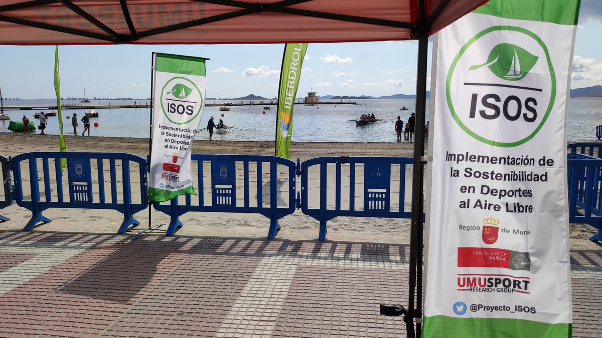 Proyecto_ISOS's tweet photo. Seguimos recogiendo residuos mientras los competidores del Campeonato de España de Remo entrenan para la competición @juegos_del_agua https://t.co/FwY4RUbSgX