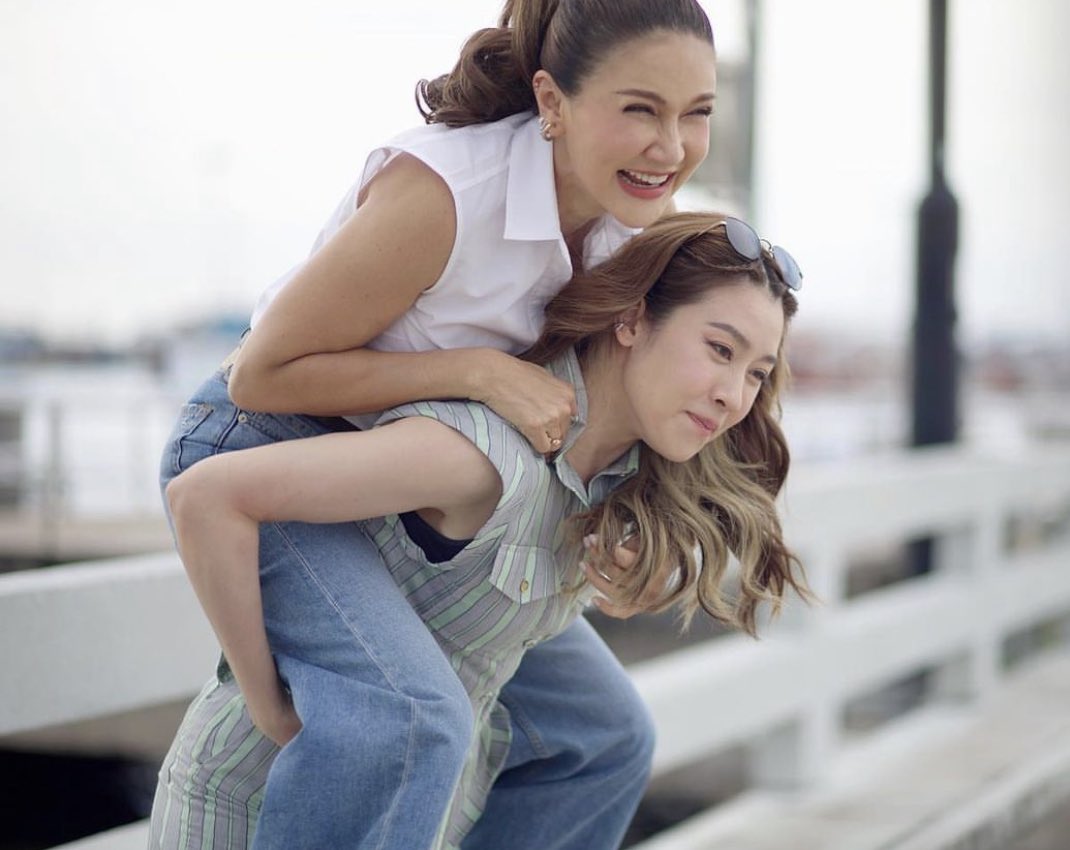 mmintjrp's tweet photo. คนปกติเขาเดินกันยังไงหรอคะพอดีมีแฟน
ให้ขี่หลังตลอดเลยเดินไม่ค่อยเป็นเท่าไหร่😝
@CheerNy14 @AnnSirium #แอนเชียร์ https://t.co/fpRtwCdwP7