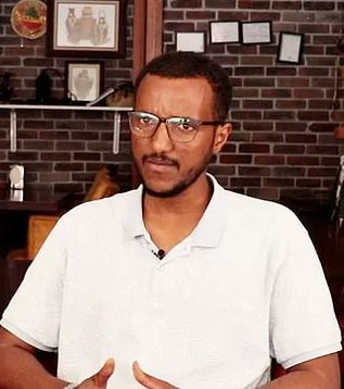 Muhammed İsa Abdullah üniversite eğitimini ülkemizde almış girişimci bir genç. Yıllardır  ülkemizde yaşıyor ve  ankaralılara somali mutfağından lezzetler  sunuyor.Eşi de  master öğrencisi olan Muhammed  deport için geri gönderme merkezine götürüldü.
@KarakayaMessi
#instagramdown