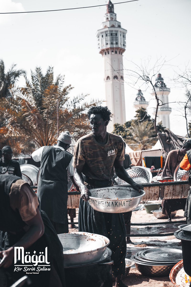 XayrouX's tweet photo. Quelques clichés 📸 pris lors du Magal de Touba 🤍 Kër Sëriñ Saaliou ak Waa Euhlou Raxass @touba_parcelles 

📸: @xayroul_xadiim_design 

#magal #magal2022 #18safar #mourideimages #mouride #touba #islam #photography #photographer #photooftheday #kebetu https://t.co/nqZN2fi4Ot
