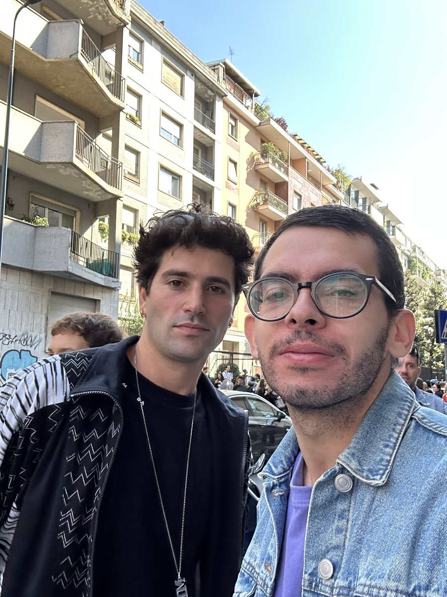 matthewdfriendx's tweet photo. #marcforne 👉🏻🥺👈🏻 #MilanoFashionWeek https://t.co/hU8Yjp4rXb