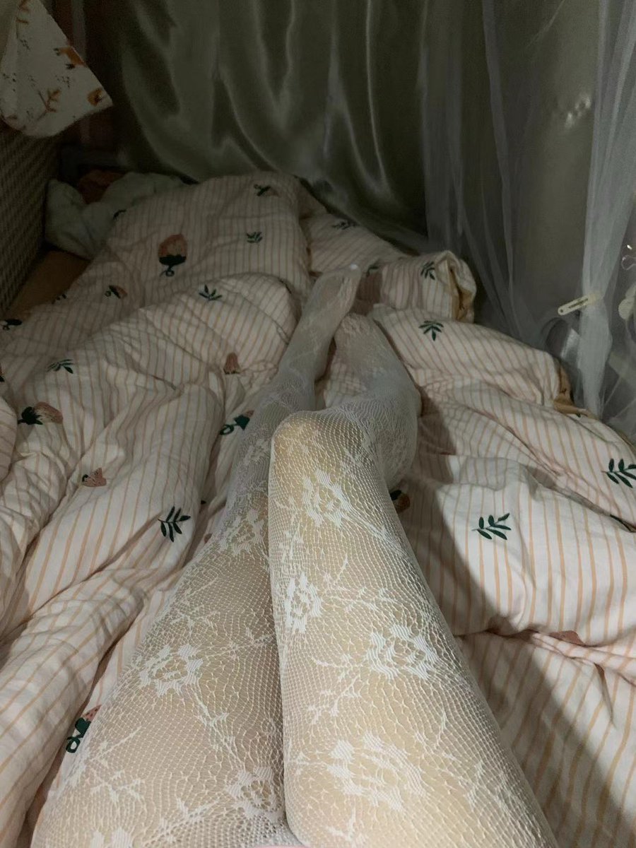 smjznb's tweet photo. 有喜欢原味的吗？认识个小姐姐，大学在读，在医院实习，每天袜子味道很足，喜欢的可以私我，小姐姐身材很棒，可以语音验证 https://t.co/Qvus8PGKlp