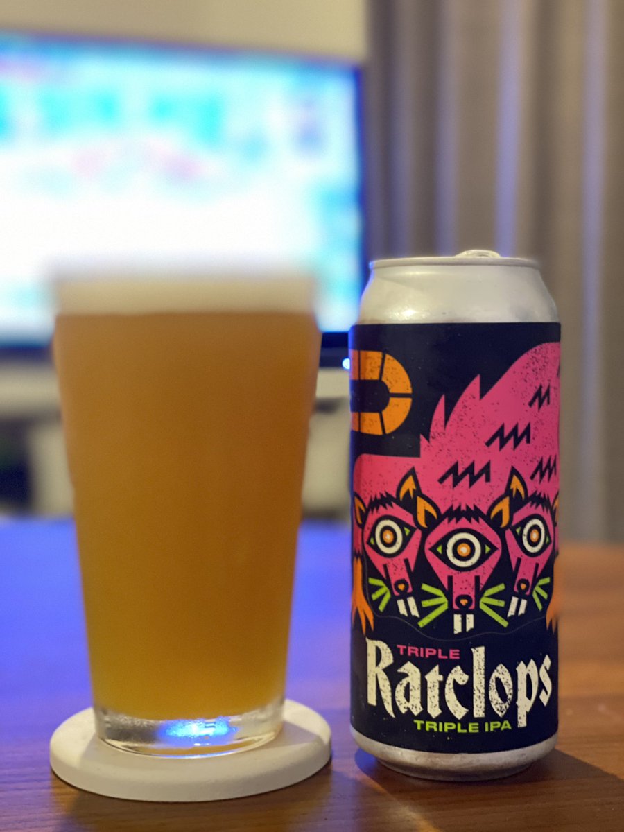 jazzken's tweet photo. Bellwoods / Triple Ratclops
ニゴニゴなhazy IPA
トロピカルでドリンカブル
こんなゴクゴクいけるのにalc.10%なのまじやばい
#EXTRASTRONGBEER とかいうパワーワード
#vertigoageo https://t.co/QnX7rJKiJq
