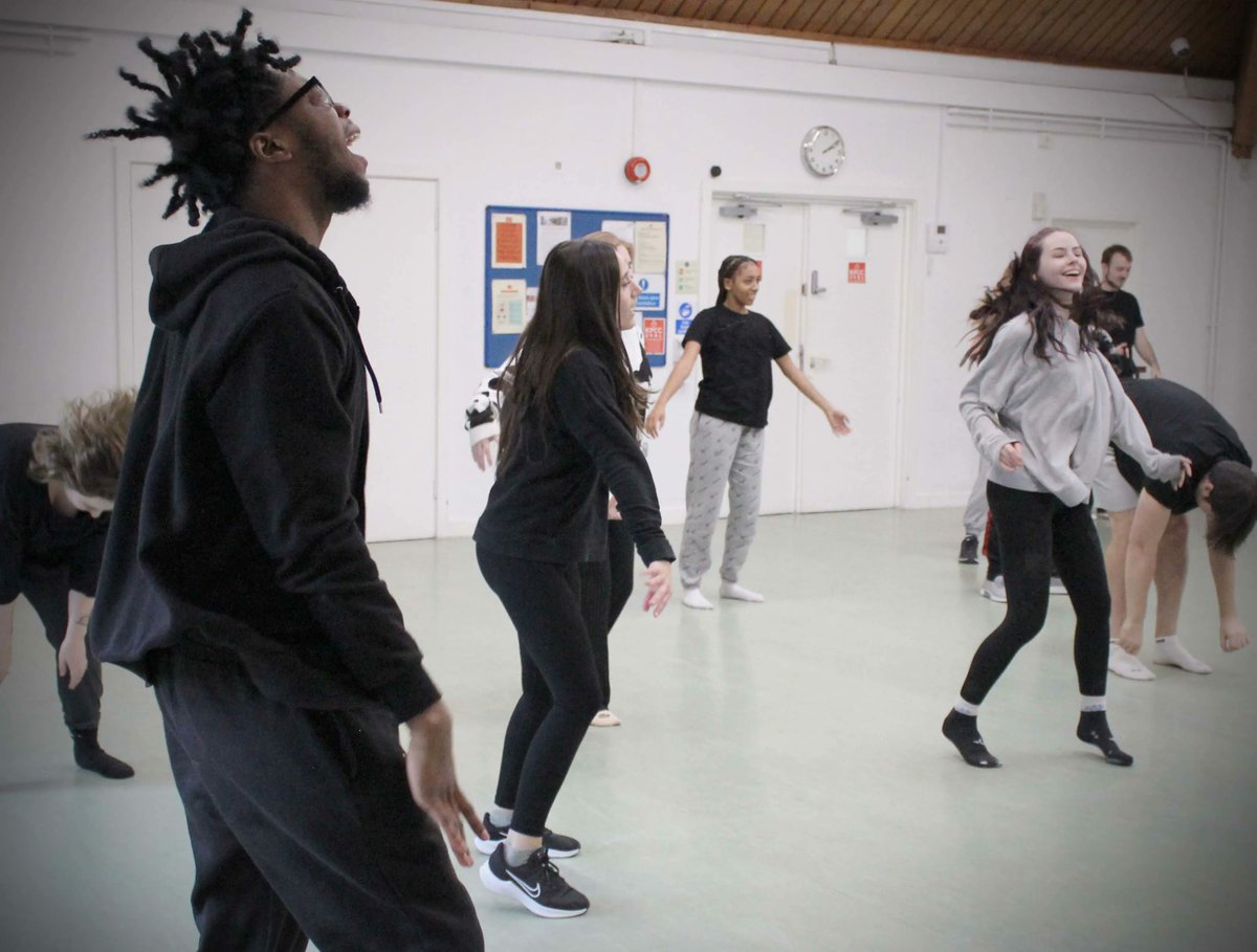 allinactors's tweet photo. First two weeks back in images with our 2022-2023 students
#students
#movement
#voice
#acting
#clown
#acting
#training
#actors
#allinactors
#southlondon
#drama
#theatre https://t.co/YPPEgAlvxh