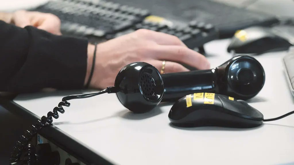 👨‍🚒📞 Reserve Fire Emergency Control Operators help us answer emergency 999 calls when we need more resilience.

If you’re interested in helping us in answering those 999 calls on a casual basis, you can apply today: buff.ly/3eqX5jH