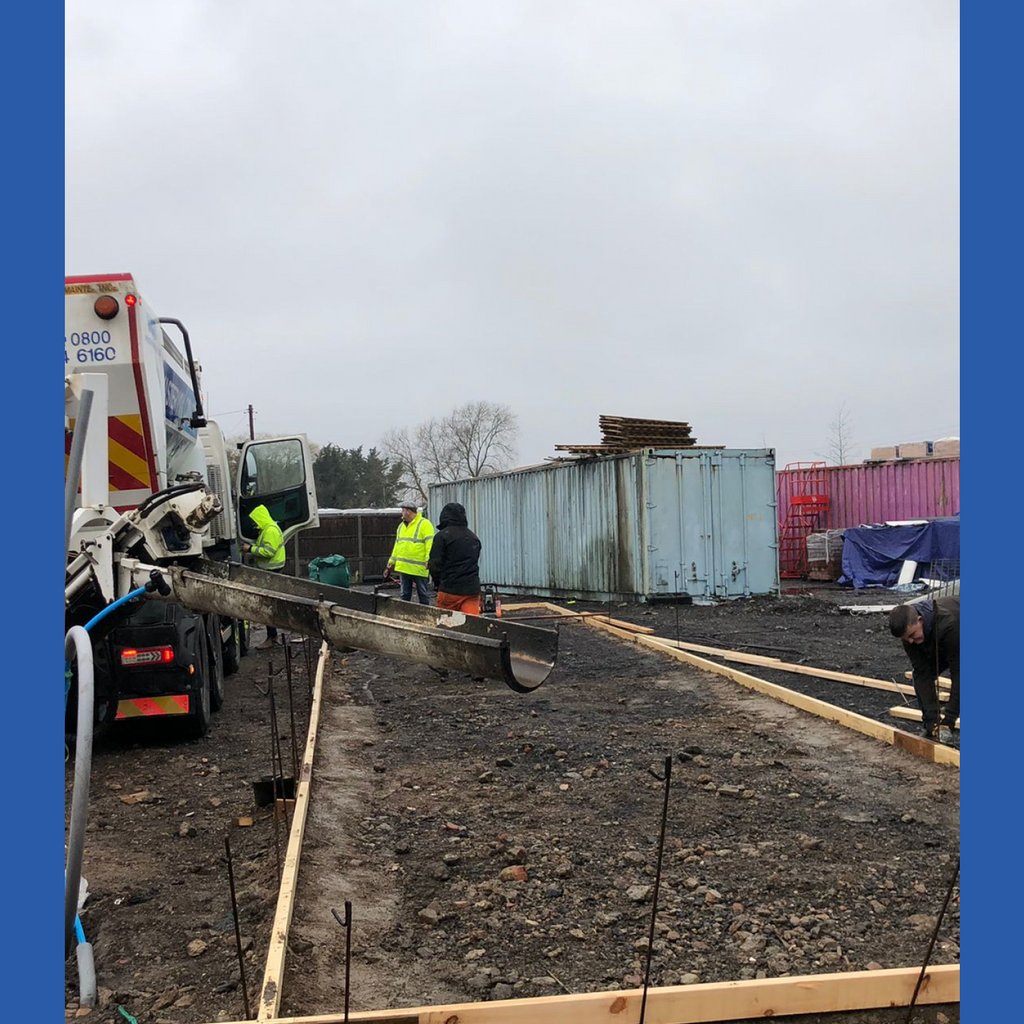mstrmixconcrete's tweet photo. Pouring concrete slabs on a grey day in Ruislip πͺ
#MastersOfTheMix #onthetools #construction #building #structure #concretepumping #concrete #constructionlondon #workbootson #tradetalk #London #concretelinepump #linepump https://t.co/M25XevBoHX