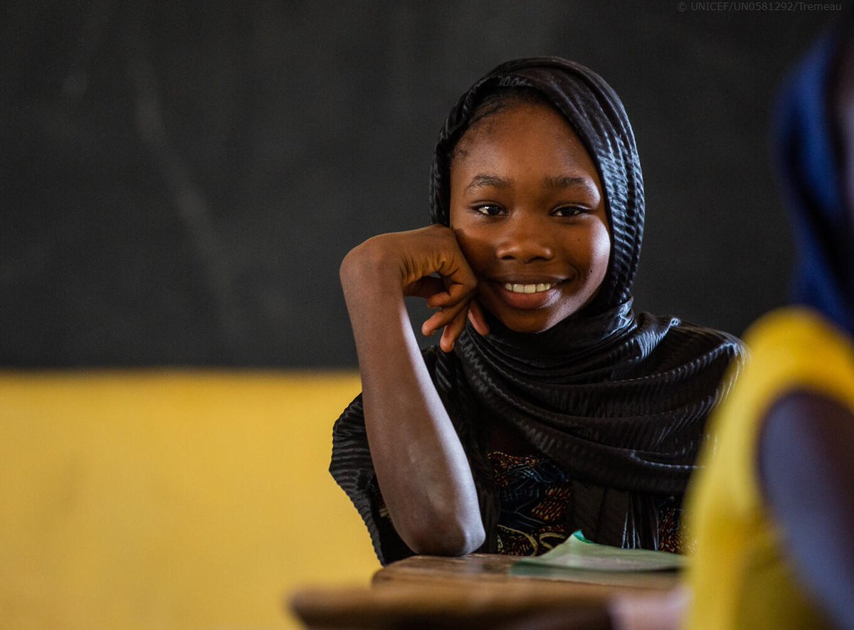 UNICEF_FR's tweet photo. 📚 ✏️ RT si vous êtes d’accord : Pour #TransformerlEducation, il est nécessaire que chaque enfant se sente en sécurité, accompagné et inclus. https://t.co/0qe3cIZ5C1