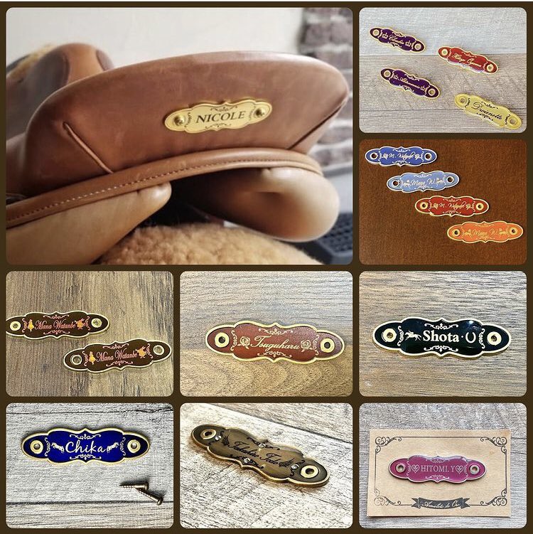 AmuletodeOro's tweet photo. チームユニフォーム、
鞍、無口、頭絡用のネームプレートのオーダーや当店オリジナル商品の販売はもちろん、
こう言ったものが欲しいんだけど作れる？？といった
フルオーダーのご相談まで
是非お気軽にお立ち寄りくださいませ😊

#馬 #乗馬 #馬術 #馬場馬術  #障害馬術 #showjumping #horse https://t.co/KMJlRIGttf