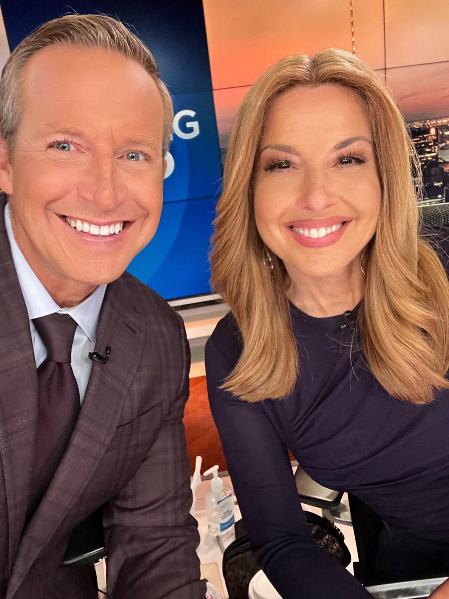 Falling into Fall with a fall in the temperatures. Starting out in the 50s NYC. <a href="/CBSNewYork/">CBS New York</a> <a href="/ChrisWragge/">Chris Wragge</a> #sweaterweather #Autumn #AutumnVibes #nyc