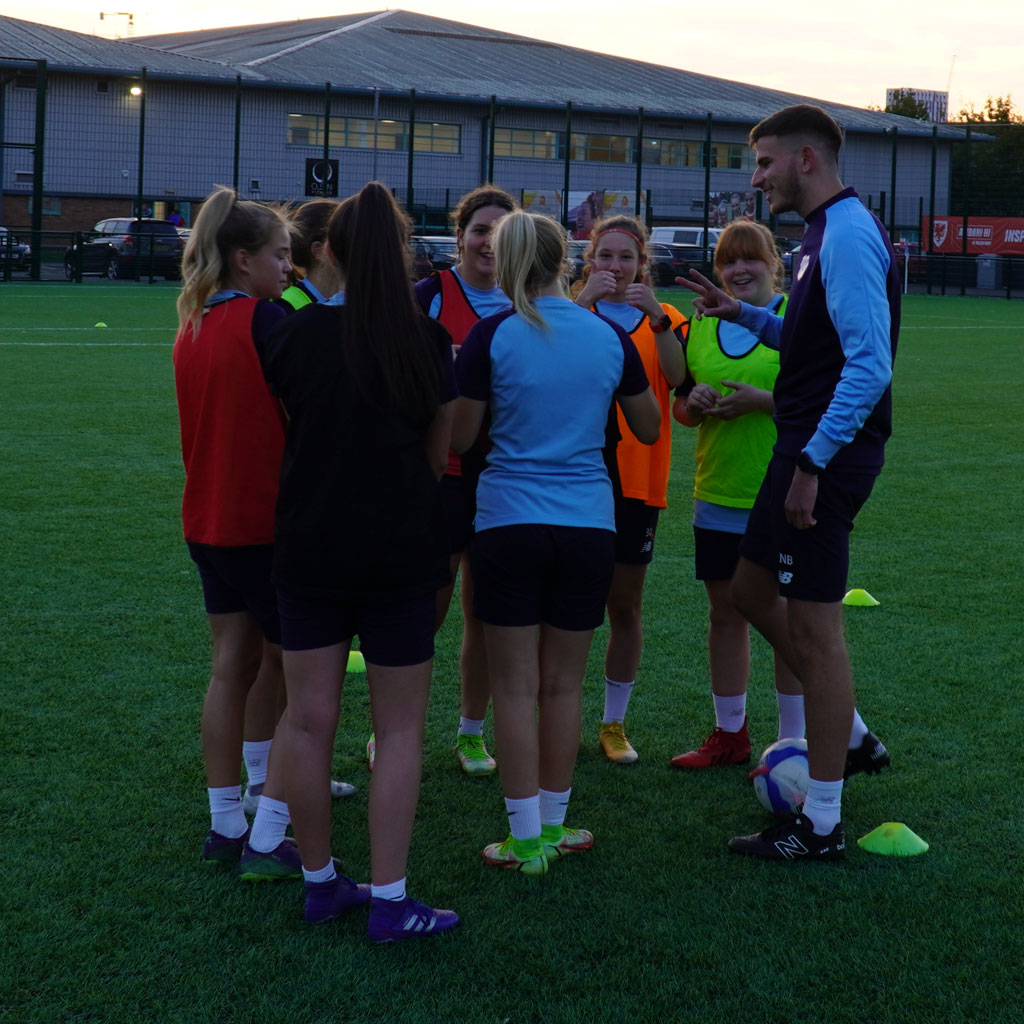 <a href="/AbergavennyWFC/">Abergavenny Women FC</a> <a href="/oceanparkarena/">OceanParkArena</a> <a href="/AdranLeagues/">Genero Adran Leagues 🏴󠁧󠁢󠁷󠁬󠁳󠁿</a> 🗣️ <a href="/Noah_Bushby/">Noah Bushby</a>: "We had a great start to the season last week and we'll look to build on that.
 
"Abergavenny will put up a big challenge and will be well organised so we know we'll have to be ready, and show our football when the opportunities come our way."

#CityAsOne