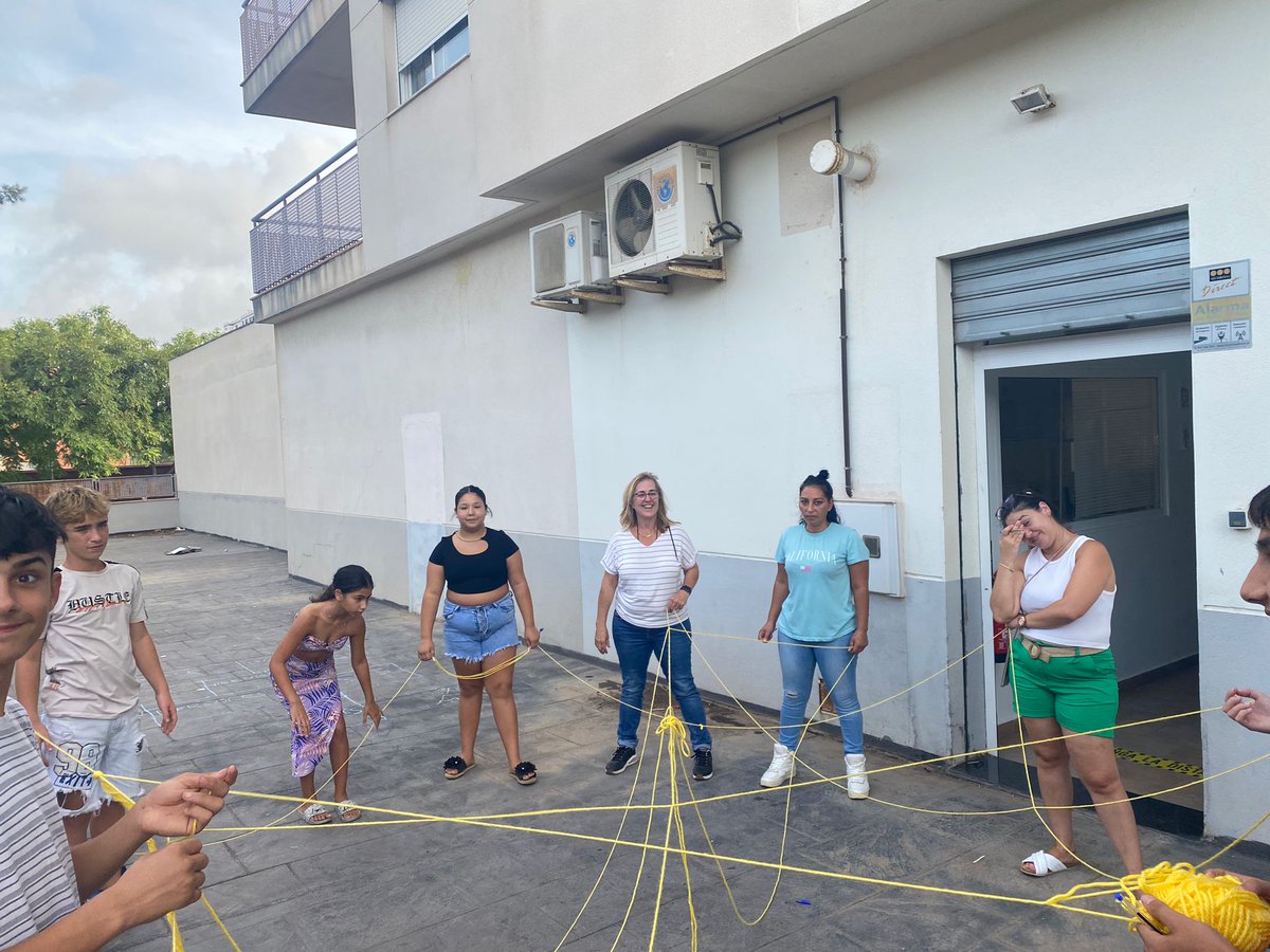 gitanos_org_PAT's tweet photo. El alumnado del #ProgramaKumpania de @gitanos_org_PAT en el barrio de #LaComa retomó la actividad con las pilas cargadas para afrontar los retos de este nuevo curso 22-23.
@AytoPaterna @GVAinclusio @GVAeducacio https://t.co/CINd93niJh