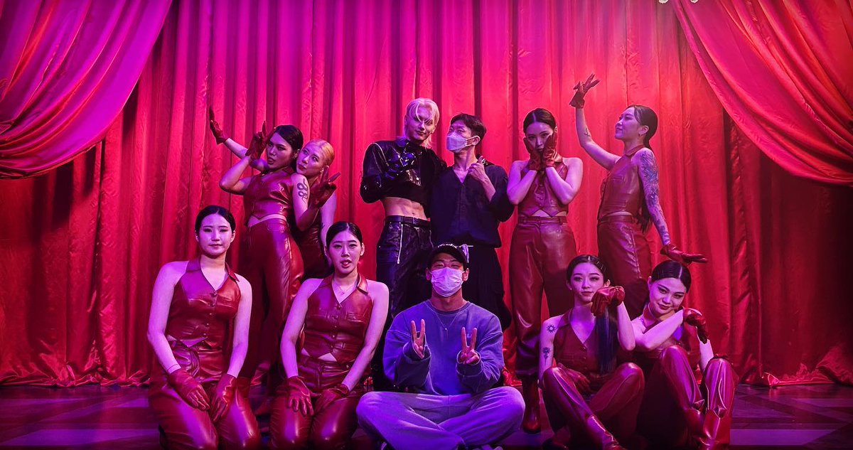 wonubliss's tweet photo. LIMBO Team 🖤❤️ #준 https://t.co/RmWgddI3J1