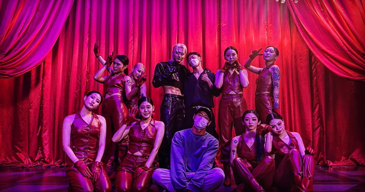 wonubliss's tweet photo. LIMBO Team 🖤❤️ #준 https://t.co/RmWgddI3J1