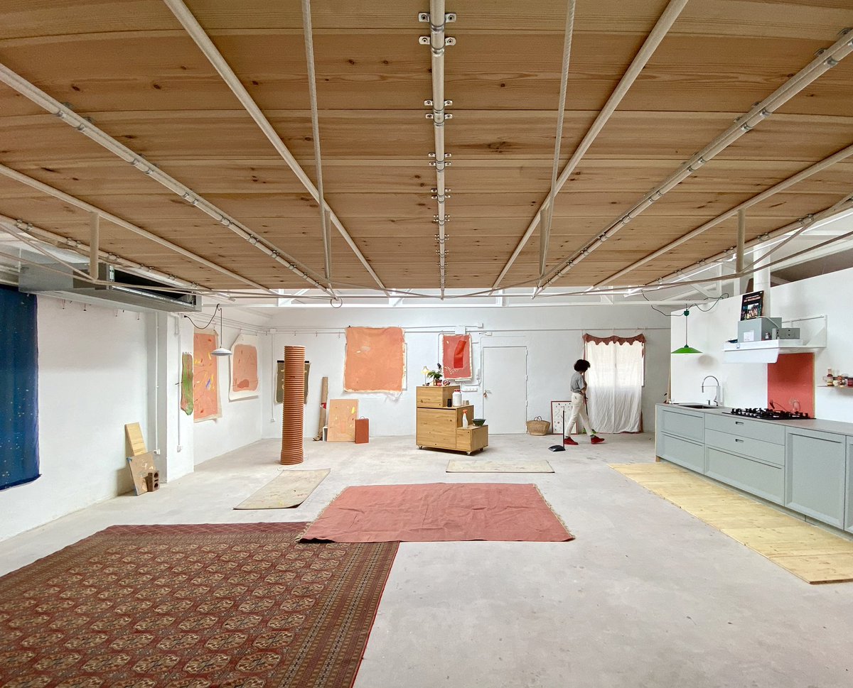 nuria_moliner's tweet photo. hay viviendas que salen del molde. que buscan nuevos espacios y nuevas formas de vivir en la ciudad, aprovechando lo que ya existe

4 ejemplos, todos reformados por jóvenes arquitectxs👇🧵 https://t.co/jFb75GkAvB
