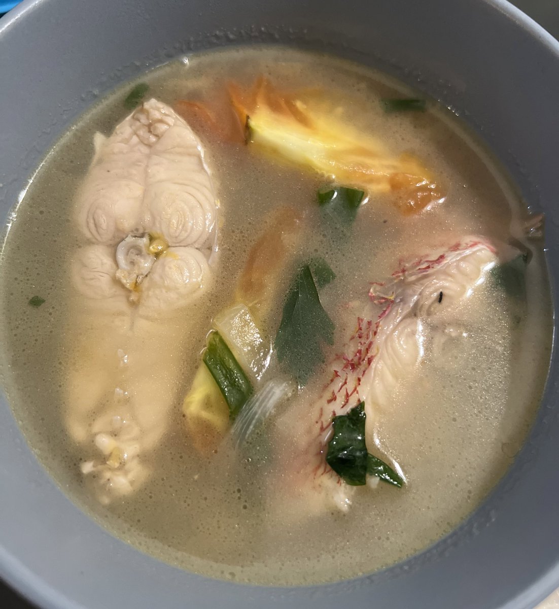 mustakim_ismail's tweet photo. Boleh dah buat 44hari, 44 resepi menu berpantang ni. Dimulakan dgn hari pertama. Sup ikan merah hasil air tangan abang. https://t.co/JsS0Powm6z
