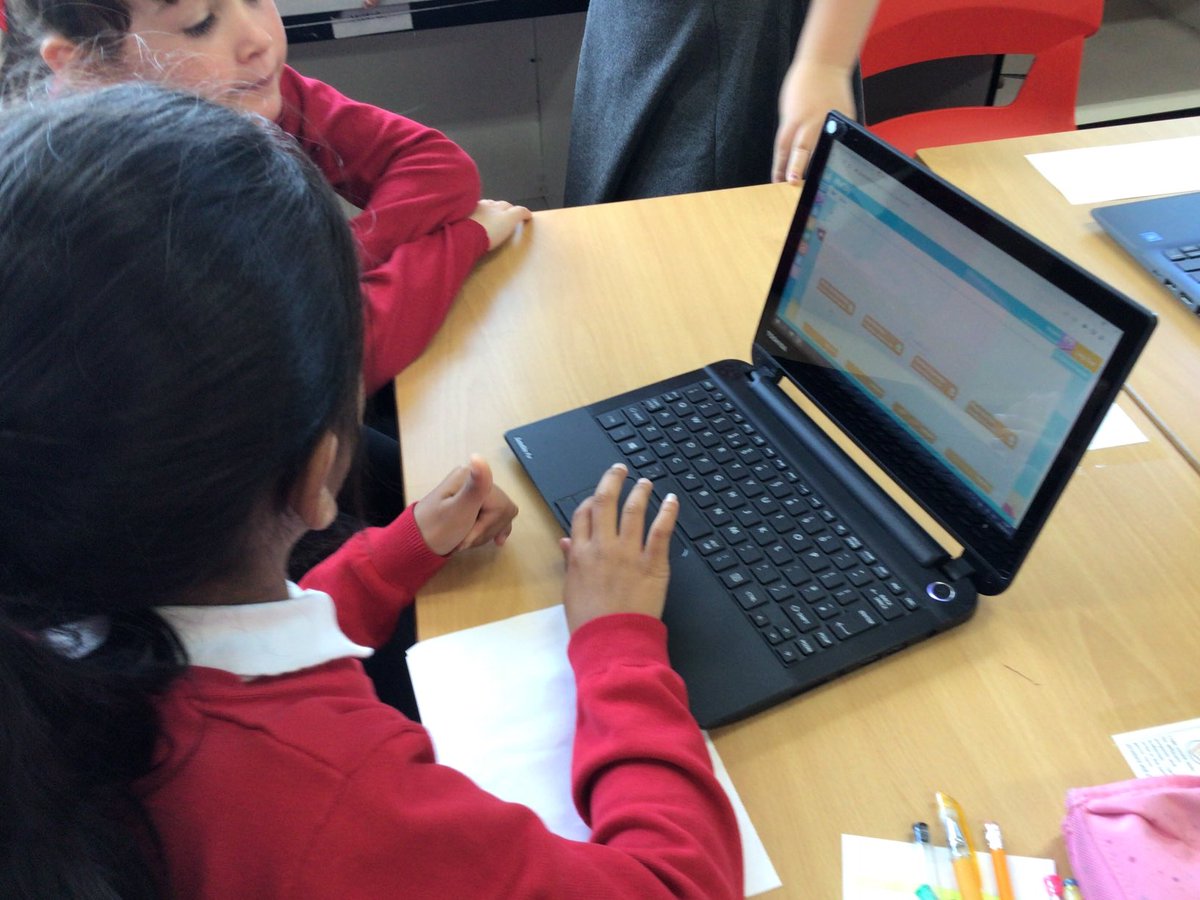 Mrs_B_ICT's tweet photo. Digital Ambassadors have been helping P4 pupils access some differentiated games based learning activities today. #digitaldeans @DeansPrimary @MrsFlemingP4 https://t.co/crUoYPiUa7