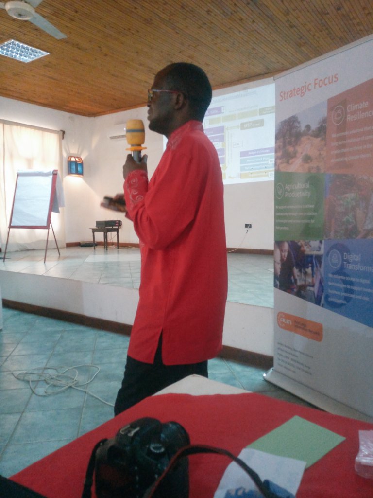 ALINEAfrica's tweet photo. Understanding and developing Kilifi County CSOs annual process engagement plan presentation by Bob Aston from @Alineafrica
#ClimateActionKilifi
#Climatechange https://t.co/bZbOxurZUo