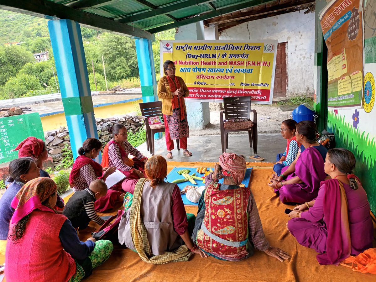 USRLMUTTARKASHI's tweet photo. पोषण माह अभियान, विकास खण्ड चिन्यालीसोड़। #ICDS #THR #nutration #womenhelth #children #helth
@basava_ias @UTTARAKHANDSRLM @DAY_NRLM @MoRD_GoI @mopr_goi @Ddugkymord @REAPUttarakhand @REAPUttarkashi https://t.co/NXPFv1RyQR
