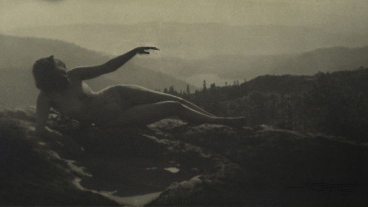 raskolnik68's tweet photo. #BuenosDiasATodos #GoodMorningTwitterWorld #GoodMorningEveryone
#art #photograghy #fotografía #mujeresartistas #womenartists
Obra de la artista norteamericana #AnneBrigman vía #Pinterest
Hasta aquí el artista de la semana, gracias por la atención, nos vemos el lunes. https://t.co/BcPGUcJW0G