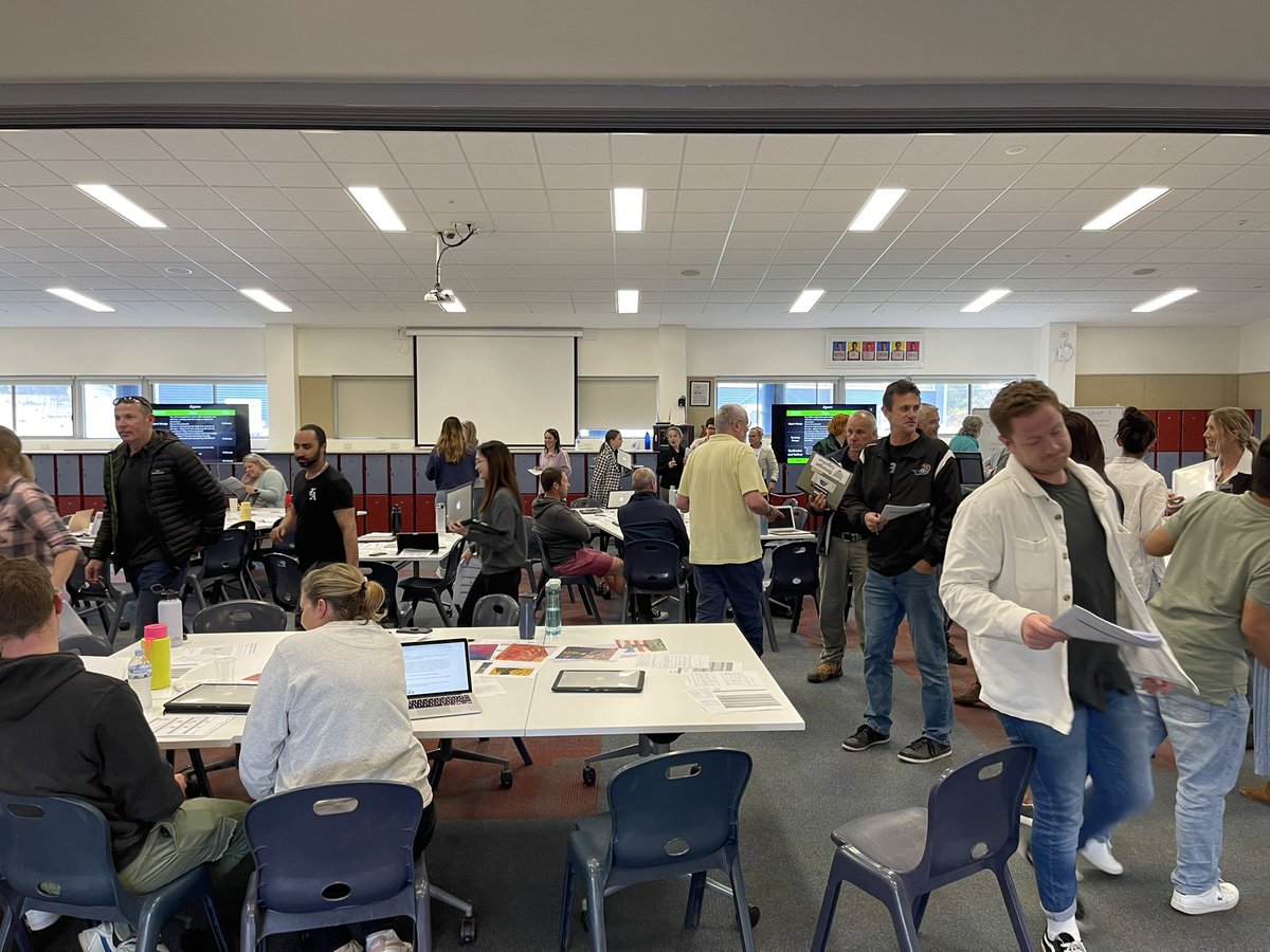 HingeEducation's tweet photo. Great day at Bede Polding College engaging in clarity, feedback and deep learning!  @CatholicEdParra secondary staff focused on strategies that enhance intellectual engagement for all learners! https://t.co/qT9qH0SOTE